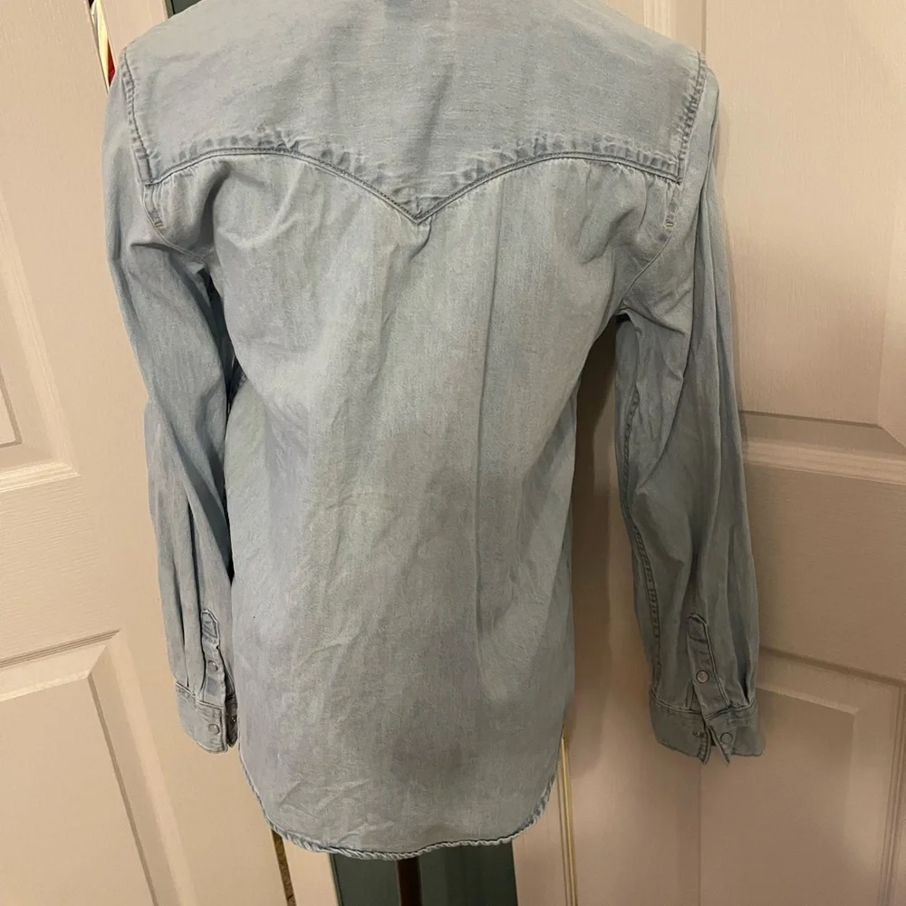 Casual Light Blue Denim Shirt - Picture 5 of 6